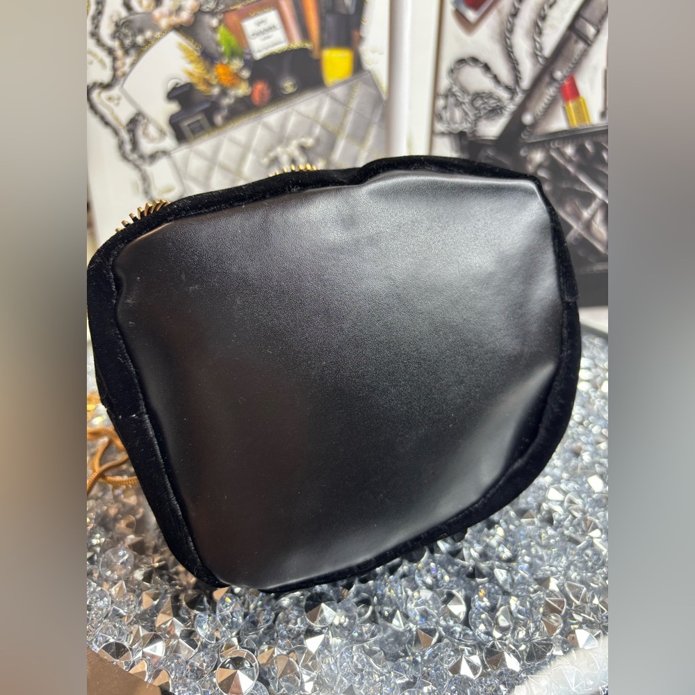Embellished Velvet Bucket Bag NIP - Picture 12 of 13